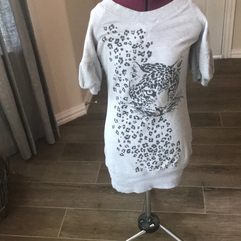 Mossimo open back sweatshirt t shirt